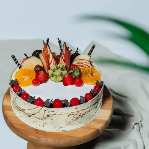 Fresh Fruit Cake