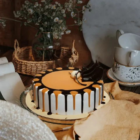 Chocolate Fudge Caramel Cake