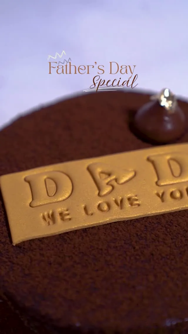 To the man who built your world, he deserves a moment that’s just his.

Celebrate Dad this Sunday with our Caramel Chocolate Biscoff cake. Rich, indulgent, and made to be remembered.

Just ₹850/- for 500g. 🎁🍰

Call us now to PRE-ORDER and make sure this Father’s Day is nothing short of perfect.

📞 +91 98957 44413
📍 Home delivered across Kochi

#TheOven #fathersday #fathersdaycake #theovenkochi  #celebratewithcake 

The Oven Cafe & Bakery | Cake For Father’s Day Celebration | Father’s Day Themed Cake | Best Cake Shop Kochi Delivery | Cake Shop Near Me | Desserts in Kochi